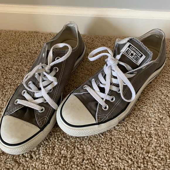 gray converse low tops